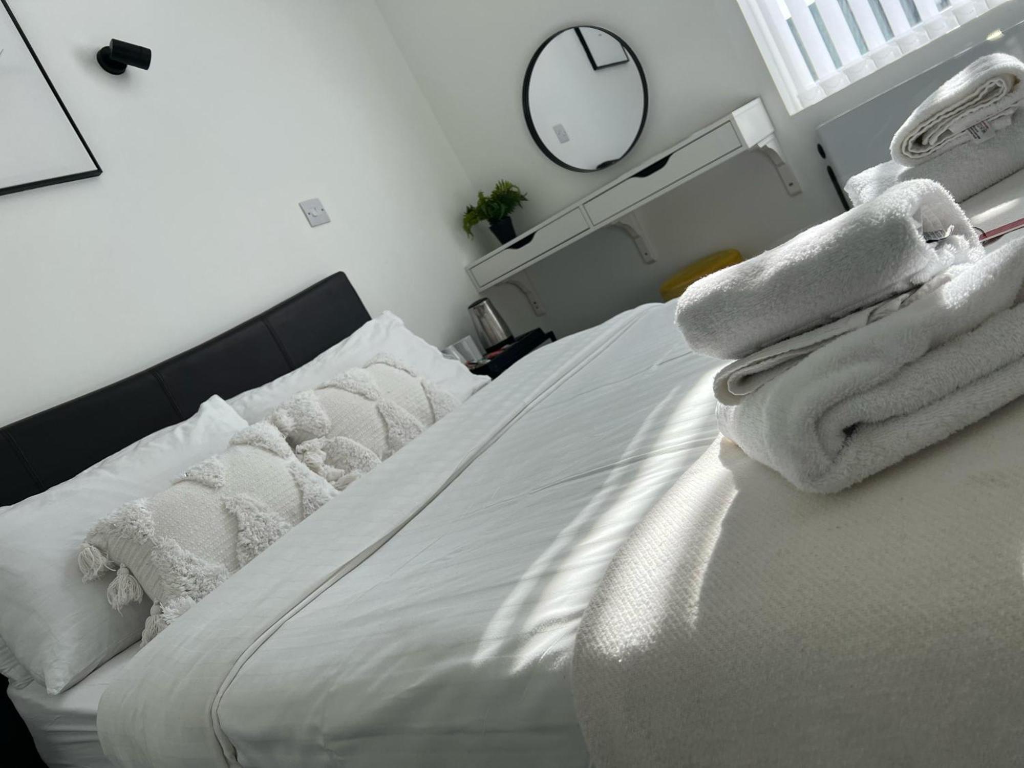 Large Double Room,1743471455:JPEG